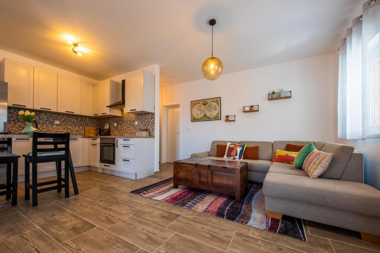 Kaštela Apartman Paula מראה חיצוני תמונה